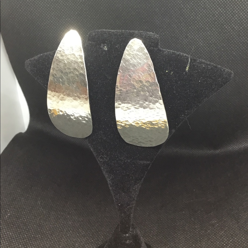 Hammered sterling silver earrings. Handmade.